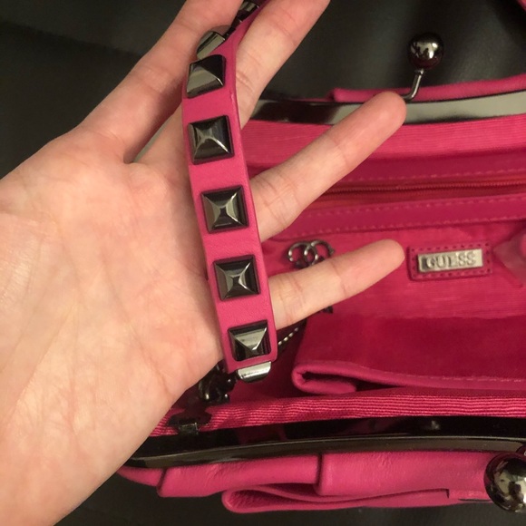 Guess ribbon bow cross body bag in hot pink - Picture 4 of 4